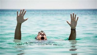 العثور على شخصين من ضحايا مركب الحسين الغارقة 