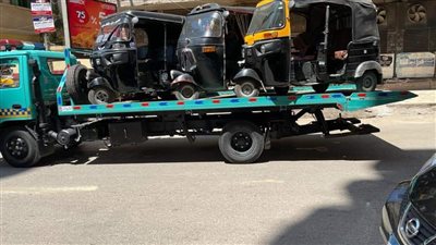 ضبط 46 سيارة و22 مركبة توكتوك مخالفة للقوانين في حملة ببولاق الدكرور والوراق
