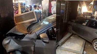 سيارة ملاكي تقتحم سوبر ماركت.. وإصابة قائدها بالغربية | صور