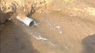 القناة لمياه الشرب تعيد تركيب خطوط المياه المسروقة بالإسماعيلية | صور