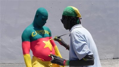 تقاليع جماهير الكاميرون تخطف الأنظار قبل افتتاح أمم أفريقيا | صور