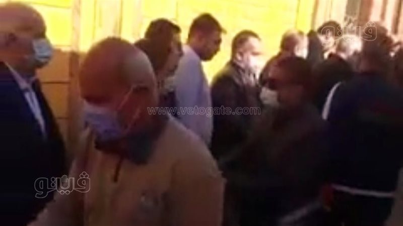 لحظة تلقي العزاء