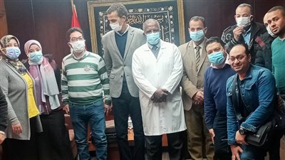 الكشف على 1050 مواطنا في قافلة كلية طب جامعة الوادى الجديد