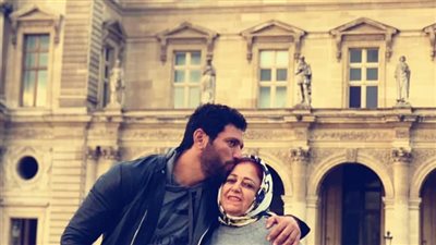 حسن الرداد يحيي الذكرى الأولى لوفاة والدته