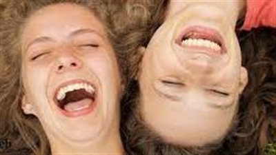 تفسير حلم الضحك في المنام وعلاقته بالمتاعب والحزن والهم