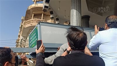 بث مباشر.. وصول جثمان وائل الإبراشي إلى مسجد الشربيني بالدقهلية 