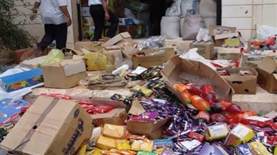 ضبط مصنع ومخزن بداخلهما أطنان من المواد الغذائية المغشوشة | صور 