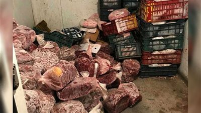 إزالة 129 حاجزا وضبط 407 كيلو دهون فاسدة في حملة مكبرة بالجيزة