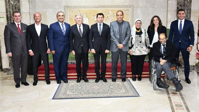 وزير الشباب والرياضة