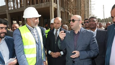 محافظ بني سويف يتفقد مشروعات حياة كريمة بمركز ببا
