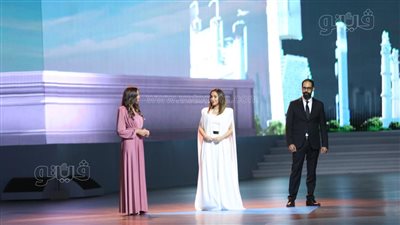 3 شباب يقدمون عرضا عن جائحة كورونا أمام السيسي بمنتدى شباب العالم | فيديو