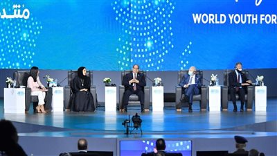 السيسي: المبادرات الرئاسية في مجال الصحة ساهمت بشكل كبير في تقليص أعداد الإصابات والوفيات بفيروس كورونا.. الدولة المصرية لم تخش الجائحة والشعب المصري لم يتوقف عن العمل للحظة خلالها