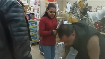 إعدام لحوم ودواجن ومنتجات غذائية فاسدة في حملة مكبرة بالجيزة | فيديو وصور