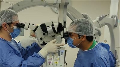 نجاح أول 4 عمليات استئصال انزلاق غضروفي مع توسيع القناة العصبية باستخدام الميكروسكوب الجراحي