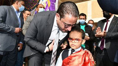 أخبار الفيوم.. احتجاجات بنادي المحافظة لمنع أبنائهم من حمام السباحة.. وتوزيعات بالمنطقة الصناعية بكوم أوشيم