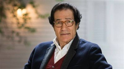 فاروق حسني يزور مؤسسة الشيخ راشد آل خليفة للفنون بالبحرين