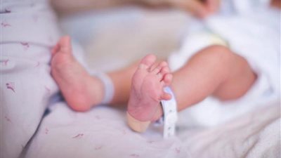 حبس وغرامة.. عقوبة الإدلاء ببيانات غير صحيحة في التبليغ عن المولود الجديد