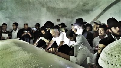 مستوطنون يقتحمون مقامات دينية جنوب نابلس