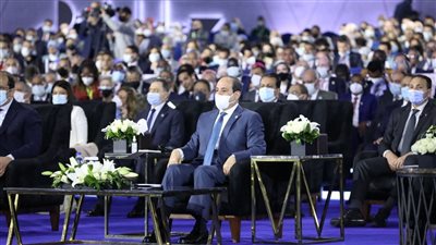 السيسي: الإنسان هو المخلوق الوحيد الموجود على الأرض الذي يستطيع التدمير والهدم ويمتلك القدرة على الإصلاح.. وننفذ العديد من المشروعات للإصلاح رغم تكلفتها الكبيرة ونسعى للاستفادة من الفرص