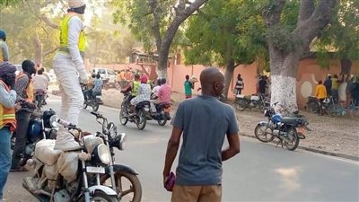 سفير مصر بالكاميرون يوفر «موتوسيكلات» لنقل الجماهير لملعب مباراة المنتخب والسودان