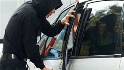 سلم الشرطة مقطع فيديو.. مواطن يحررمحضرا بسرقة لوحة سيارته بالشرقية