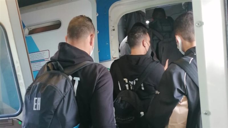 مشجعي المنتخب بمطار