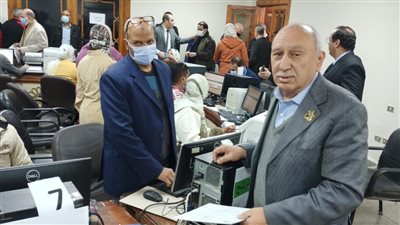 أحمد عثمان يتقدم بأوراق ترشحه على مقعد النقيب العام للمهندسين | صور