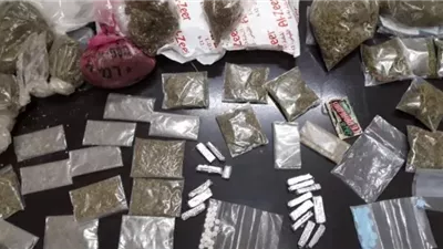 إجراء تحليل المخدرات لعامل عثر بحوزته على كمية كبيرة من المخدرات في القاهرة