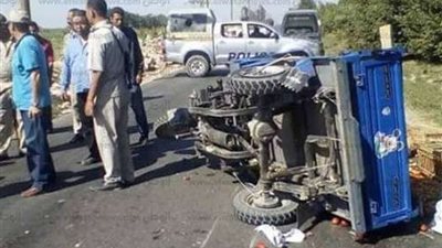 بالأسماء.. إصابة 8 مواطنين بحادث انقلاب تروسيكل في البحيرة