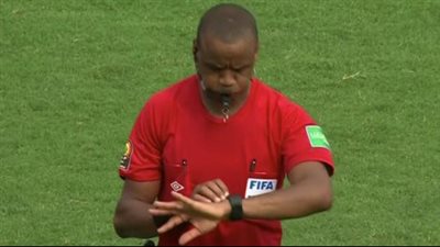 بعد واقعة تونس ومالي.. حكم مغربي يستنكر خطأ سيكازوي ويصفه بـ المحرج