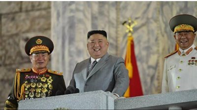 زعيم كوريا الشمالية يحضر اختبارا 