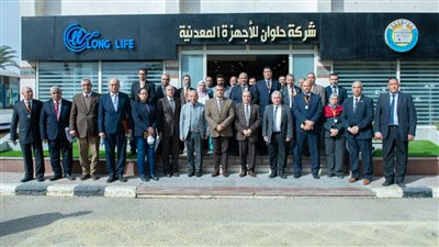 وزير الإنتاج الحربي يتفقد شركة حلوان للأجهزة المعدنية