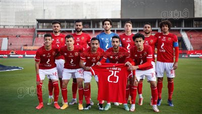 لاعبو الأهلي يساندون أكرم توفيق قبل انطلاق مباراة الجونة بكأس الرابطة 