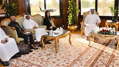 الحفني يبحث إنشاء مصنع لإنتاج وقود الطائرات مع مجموعة فهد آل ثاني القطرية 
