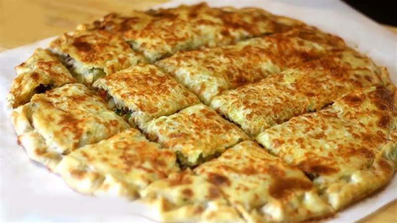 الفطير الشرقي بالتونة،
