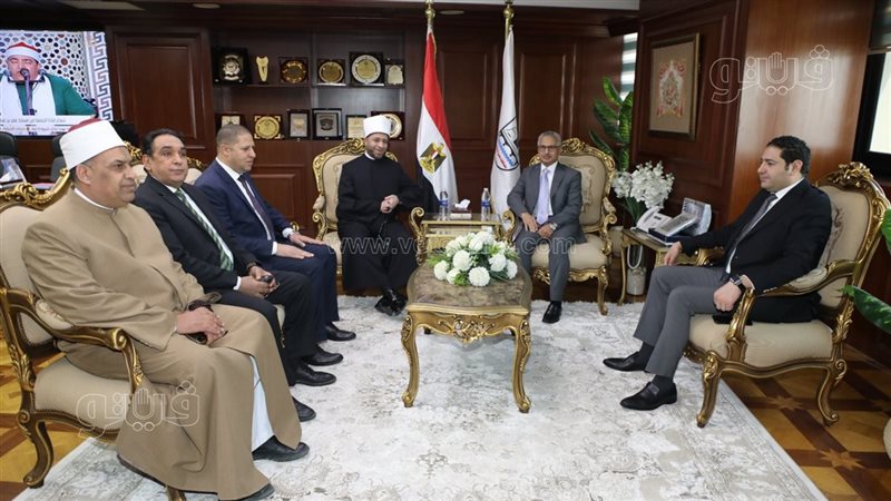 محافظ بني سويف يستقبل
