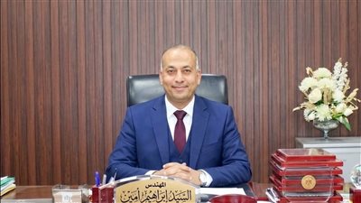 جهاز بدر يبدأ في أعمال تجهيز رصف الطرق بالحي السادس 
