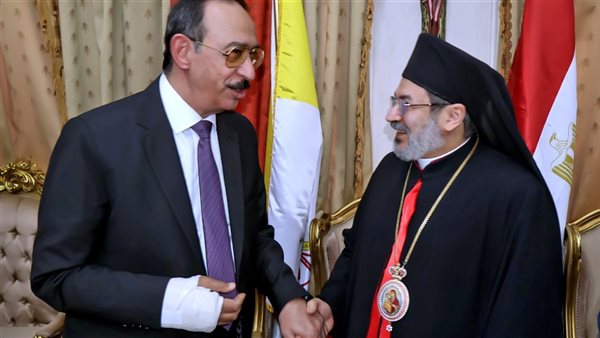 محافظ سوهاج يزور المطرانيات لتقديم التهنئة بعيد القيامة المجيد