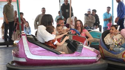 بازارات وأنشطة مختلفة داخل الحديقة الدولية احتفالا بشم النسيم 