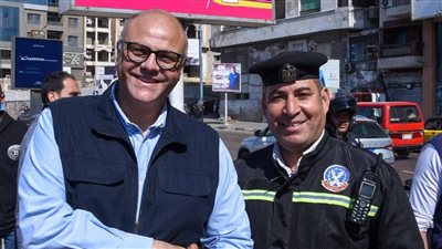 محافظ الإسكندرية يجري جولة موسعة بالكورنيش لمتابعة الخدمات المقدمة للمواطنين 