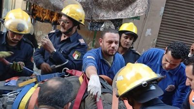 إنقاذ شخص وإصابة اثنين في انهيار جزئي لعقار بالإسكندرية