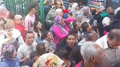 زحام غير مسبوق بالإسكندرية خلال شم النسيم، آلاف المواطنين يحتفلون في الحدائق والشواطئ (صور)