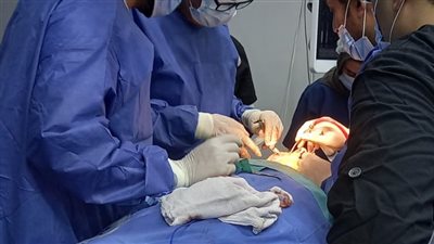 نجاح جراحة دقيقة لعلاج كسر بعظام الوجه والفكين بمستشفى المحلة العام 