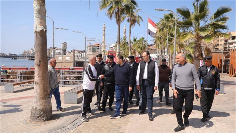 جولة تفقدية لمحافظ