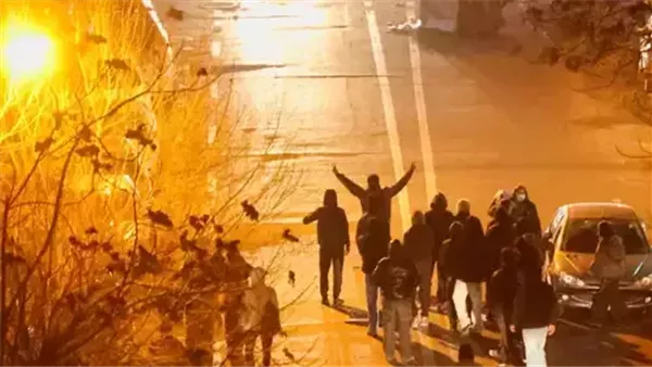 انفجار سيارة مفخخة قرب نقطة أمنية في طهران.. والتليفزيون الإيراني يتحدث عن عمل تخريبي نفذه خائنون