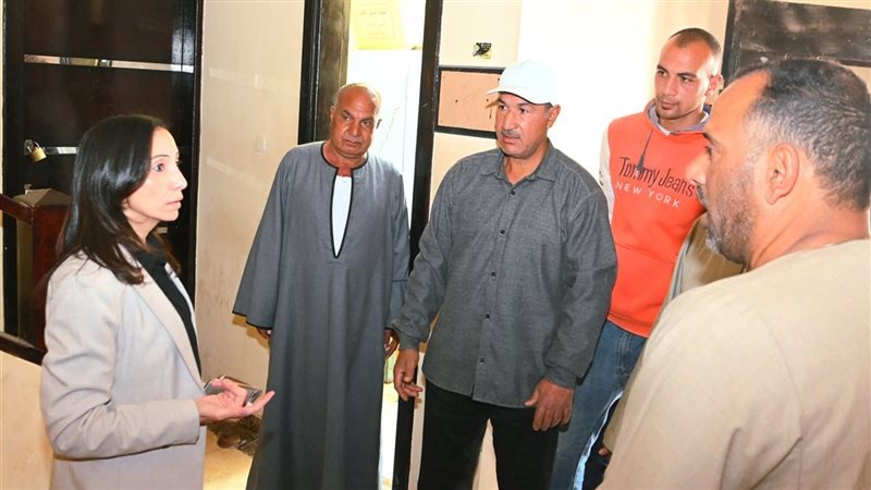 جانب من زيارة محافظ