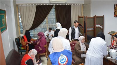 محافظ الدقهلية يتفقد سير مبادرة «100 مليون صحة» لفحص موظفي الديوان العام 
