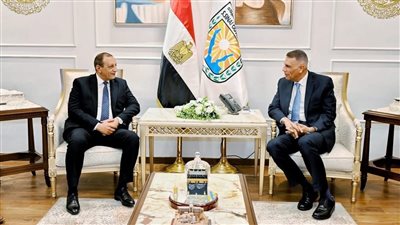 محافظ جنوب سيناء يبحث سبل تطوير الموانئ لدعم منظومة النقل البحري