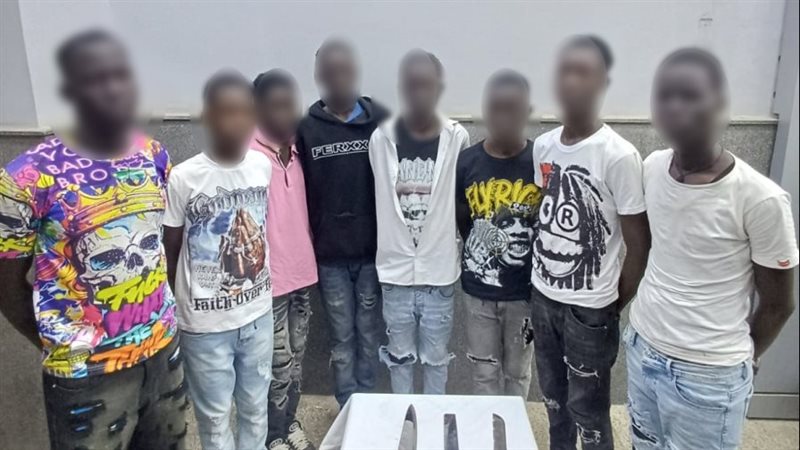 ضبط أشخاص أجانب لاستعراضهم