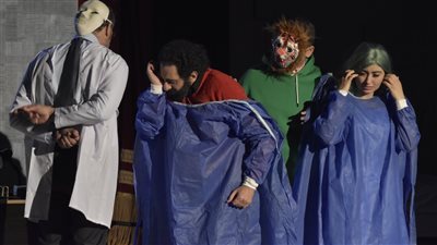 «أعراض انسحاب» كامل العدد في ليلة افتتاحه بمسرح ليسيه